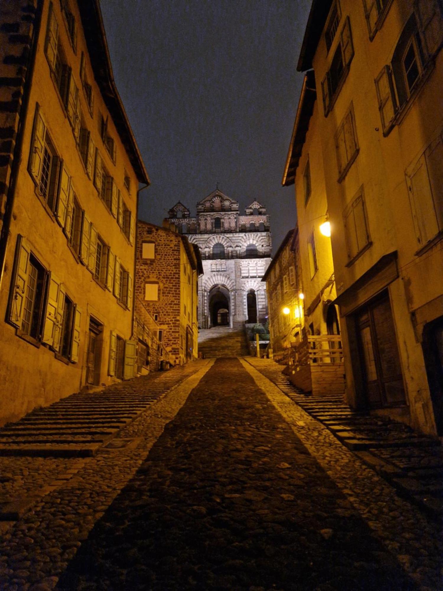 Gite Des Tables - Cathedrale, Coeur Historique, Vue Le Puy-en-Velay Екстер'єр фото